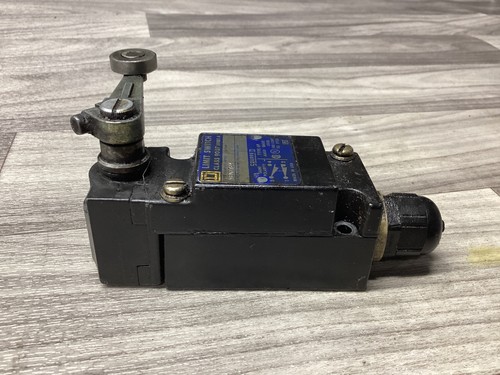 Square D AEQ2724 Limit Switch Class 9007 Series A #121N126