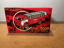 1997 First Gear 1:34 ACE Hardware 1953 White 3000 Lumber Truck (RED) NIB