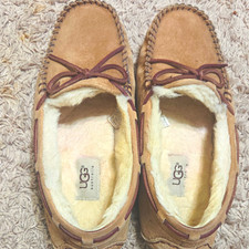 UGG Australia Dakota Women's Brown Suede Sheepskin Lined Moccasin Slippers 8