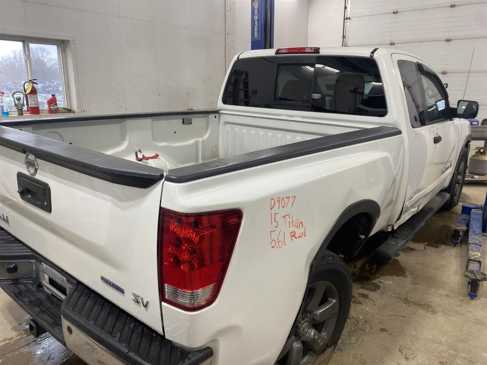 Conjunto de faros izquierdos usados se adapta a: Nissan Titan 2015 grado A izquierdo Foto 4 de 4