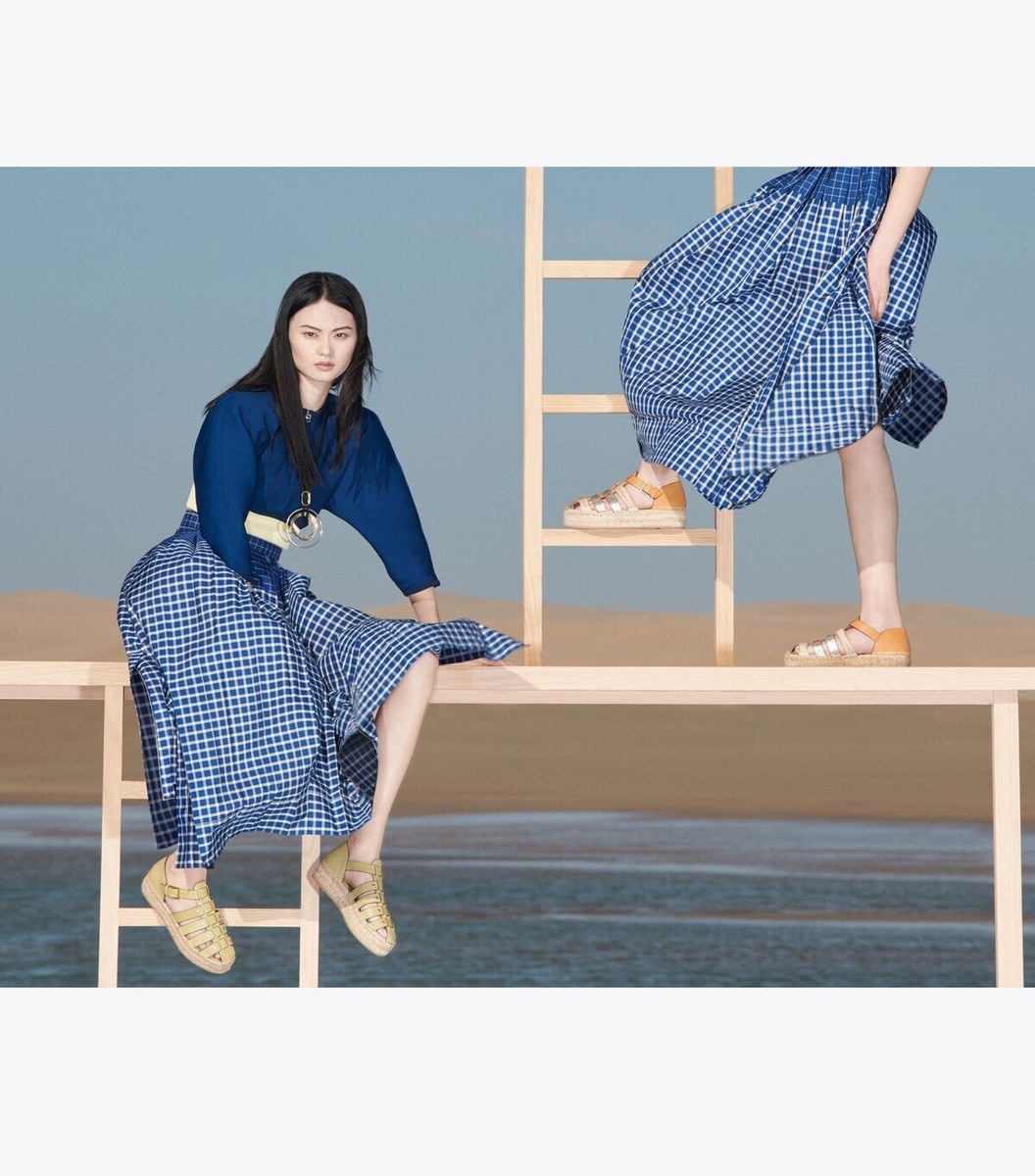 スカート TORY BURCH Woman Skirt Blue 169354 417 Tory Burch Plaid Picnic Skirt Runway 14 Claire McCardell