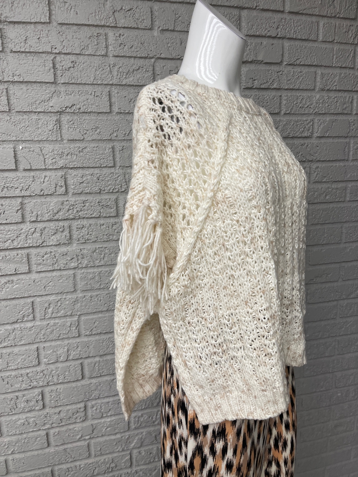 Universal Thread Women Cream Chunky Fringe Sweate… - image 3