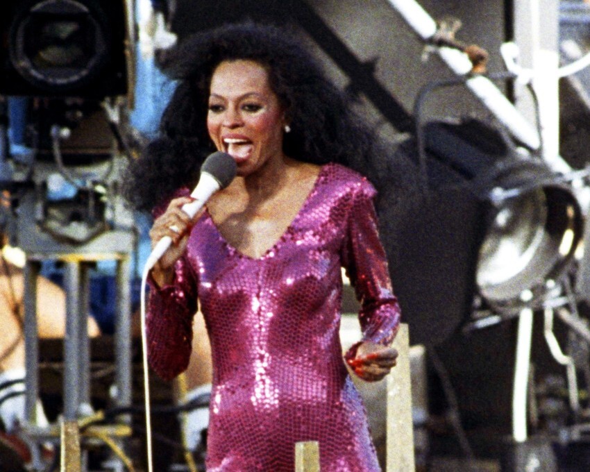 diana ross pink dress Diana Ross in sequined pink dress in concert Central Park NY 1983 24x36  Poster