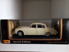 Maisto Special Edition No.31833 1:18 Scale 1959 Jaguar Mark II Old English White
