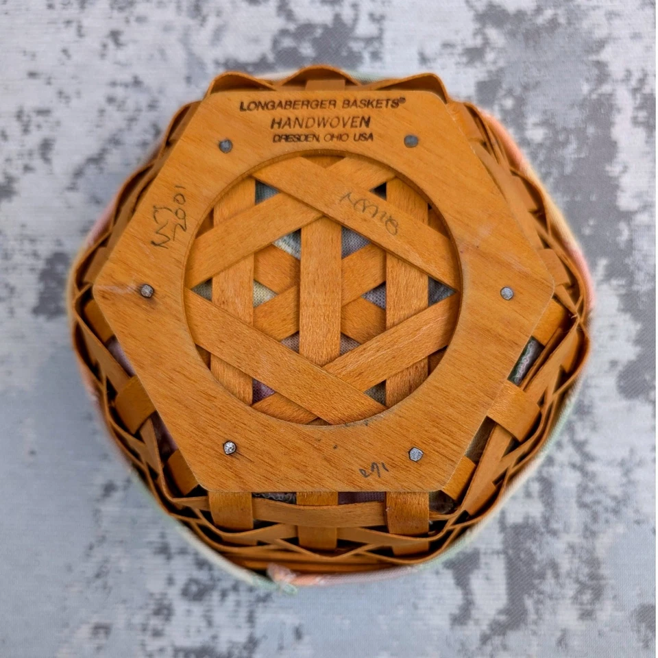 Винтажная тканая корзина Longaberger пастельная клетчатая тканевая подкладка 2001 коллекционная 6 дюймов - Изображение 2 из 4