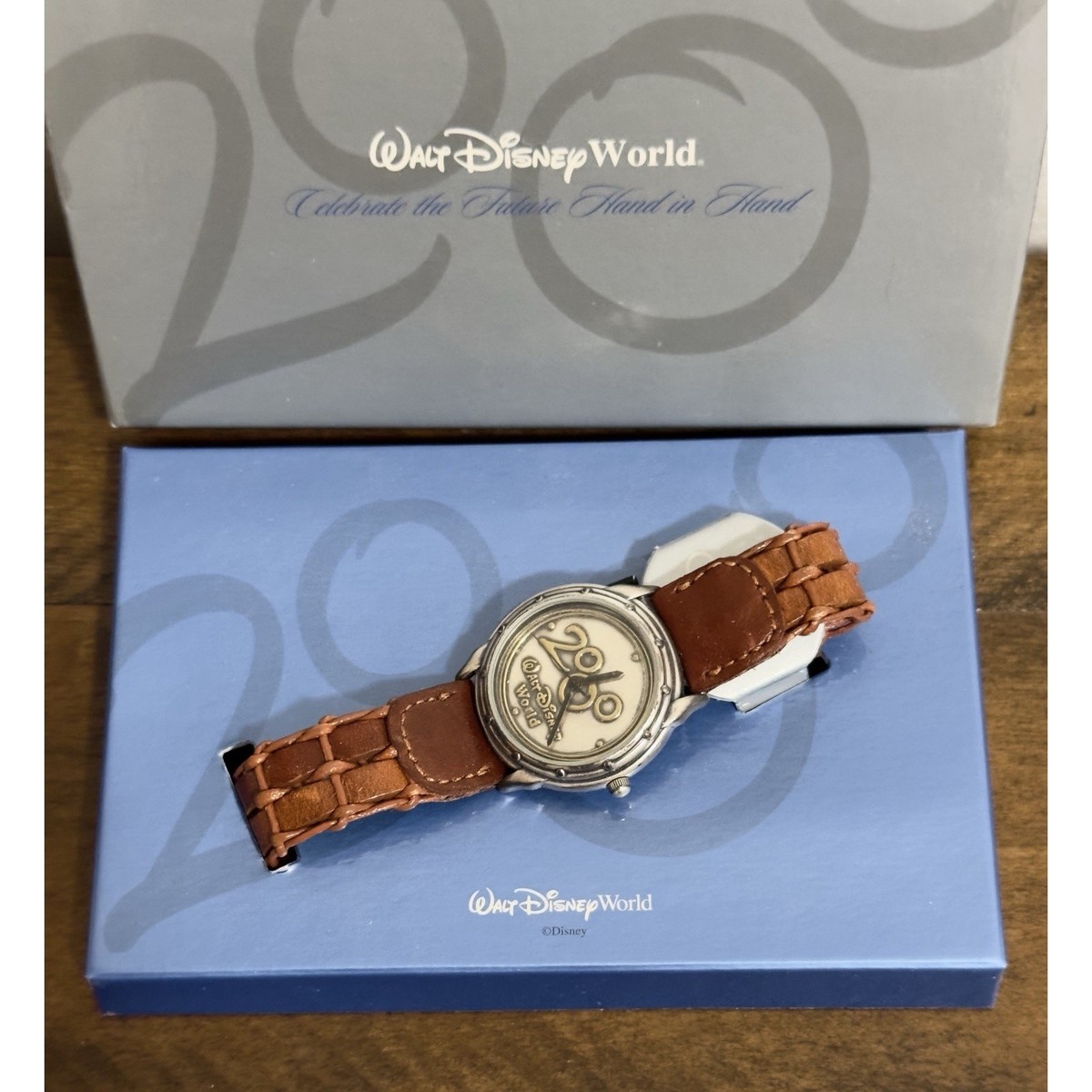 Walt Disney World Rare Millennium 2000 Celebrate Wrist Watch  display picture 1