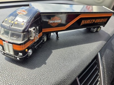 Harley-Davidson Tractor Trailer Semi Diecast Model Black & Orange