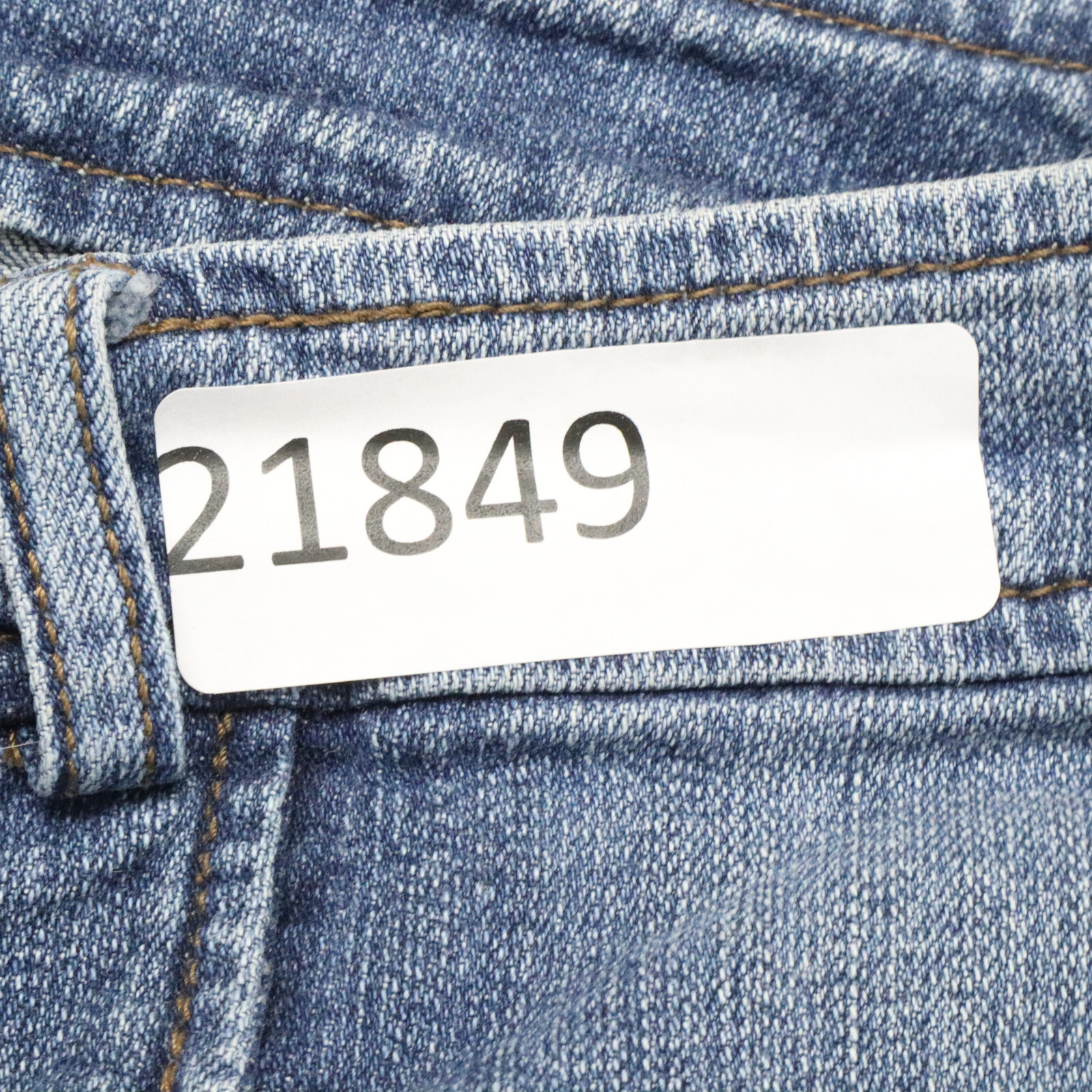 Chaps Women's Petite Size 12P Blue Capri Medium Wash Cotton Blend