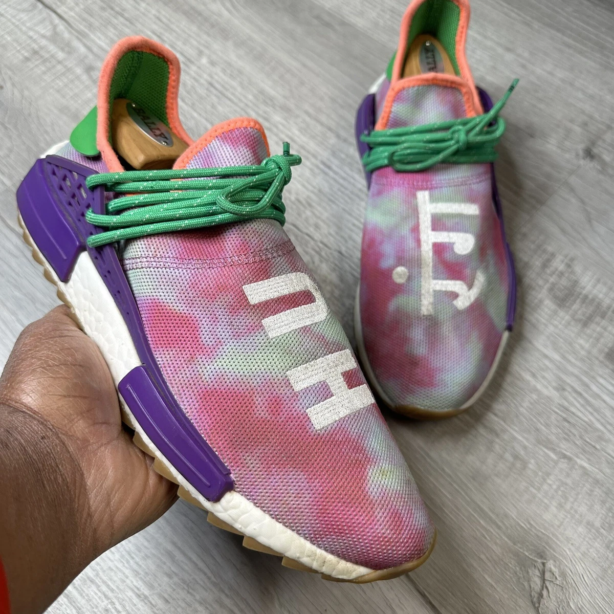 human race AC7034