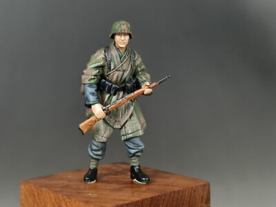1/35 Built Painted WWII German Kampfgruppe Von Luck Soldier C