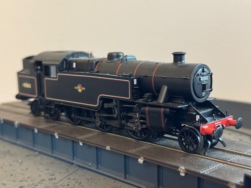 Bachmann 32-882 Fairburn 2-6-4 Tank '42062' BR Lined Black Late Crest Loco - OO | Condition: Used