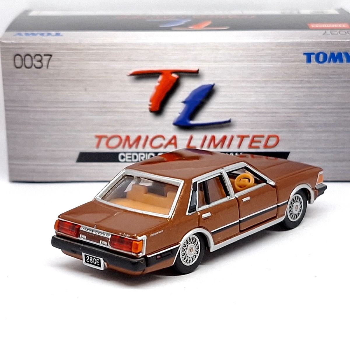 TOMICA LIMITED TL 0037 NISSAN Cedric 280E Brougham 1/65 TOMY NEW