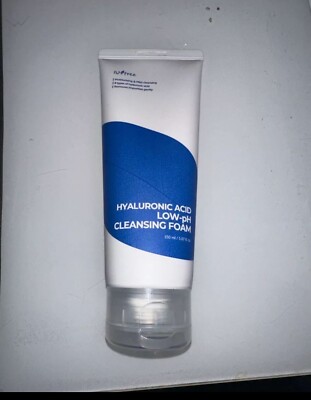 Isntree Hyaluronic Acid Low-ph cleansing foam