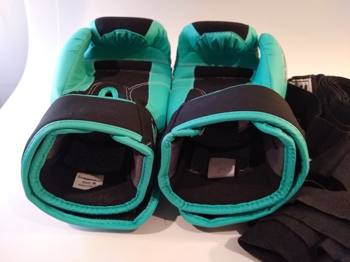 Title Boxing Gel World Bag Sparring Gloves - Teal/Black/White Size Medium 10oz - Picture 2 of 6