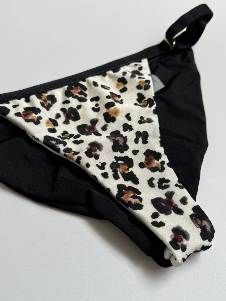 Parte inferior de biquíni Beach Bunny tamanho P preta estampa animal estilo aquarela ajustável - Imagem 2 de 4