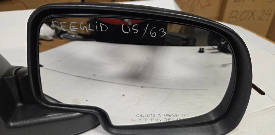 Espejo retrovisor lateral derecho Chevrolet Avalanche Escalade 1500 2002-2006 pasajero Foto 2 de 4