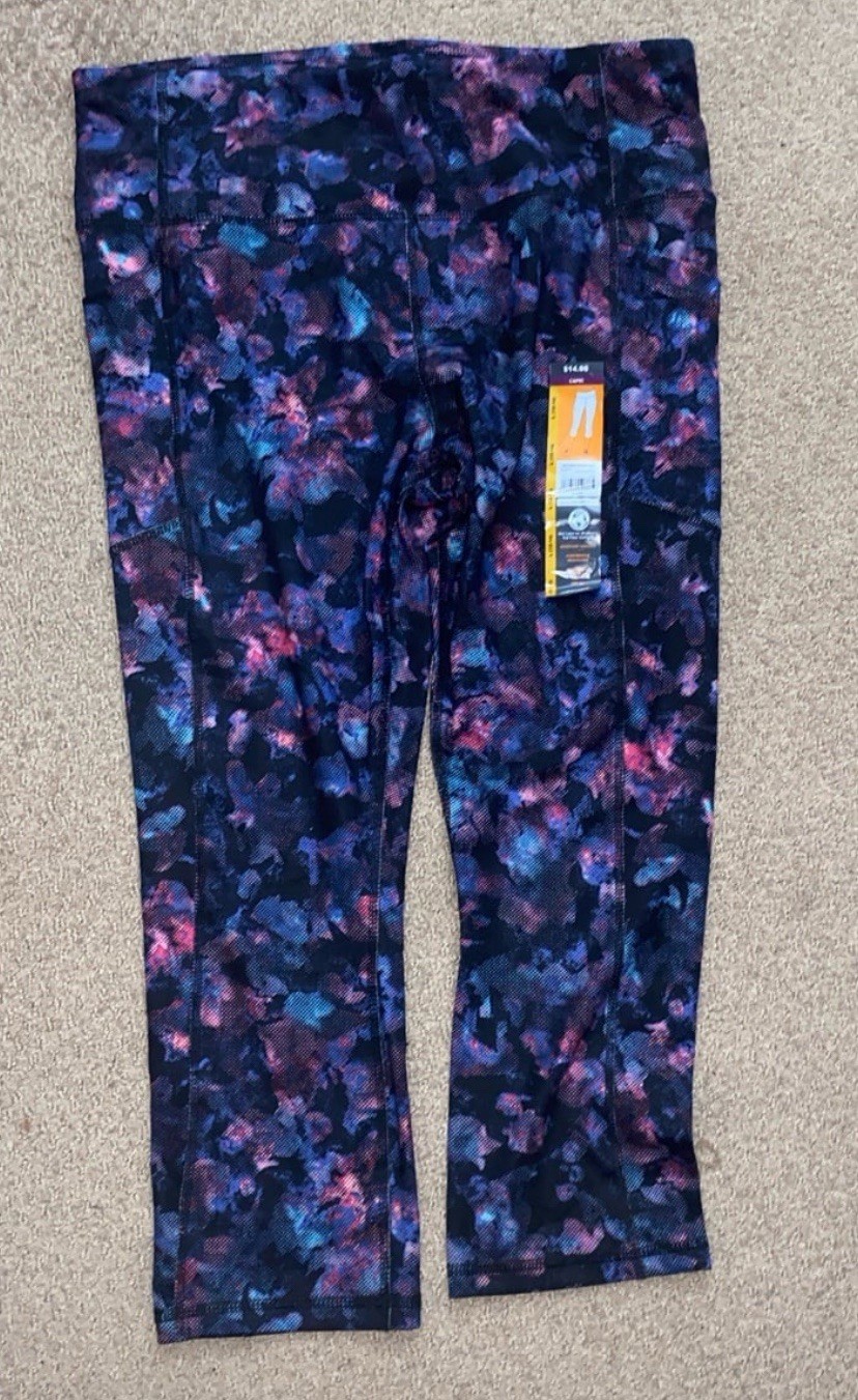 Athletic Avia Legging size 4-5 excellent for workout Available Different Size