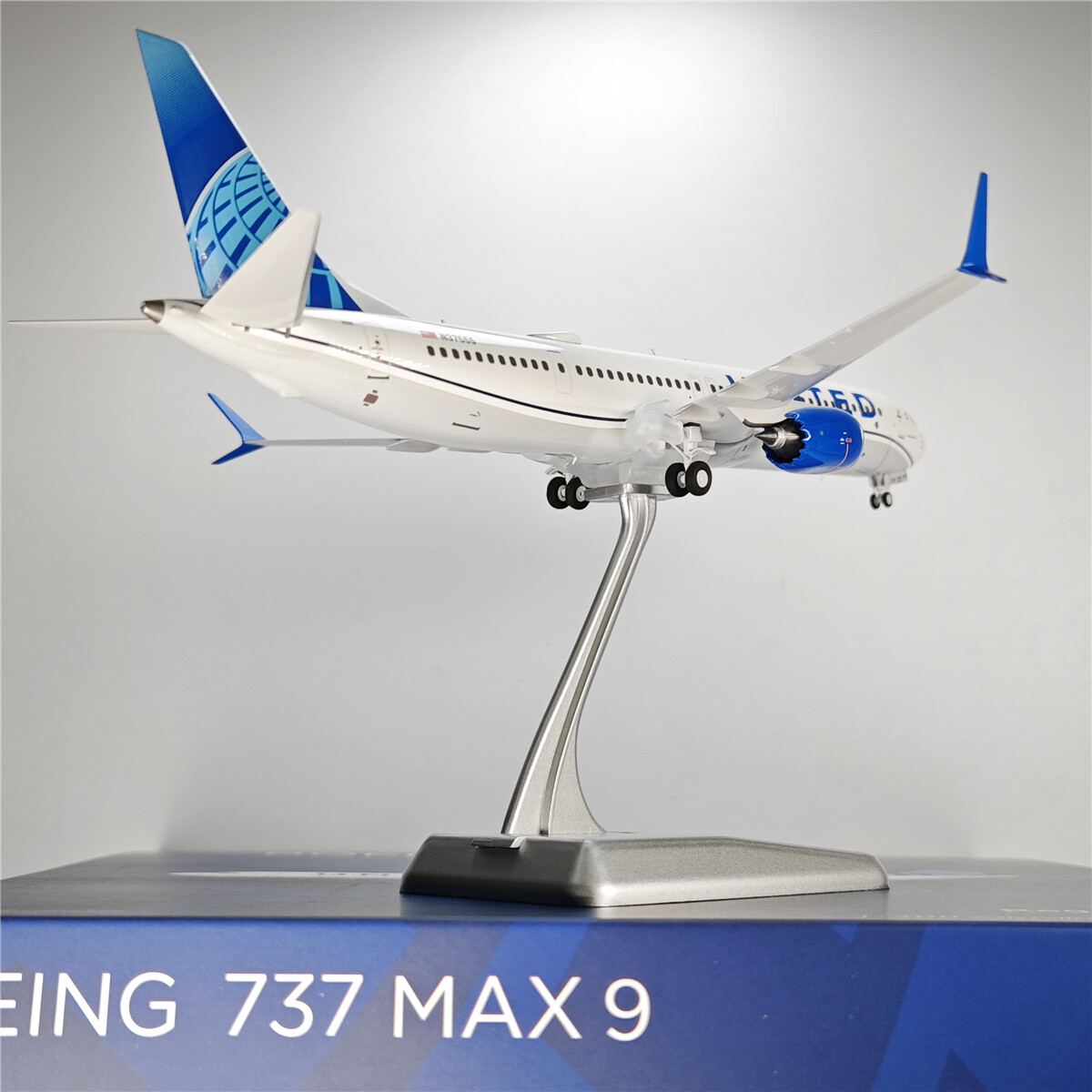 1:200 NG Models United Airlines Boeing 737 MAX 9 N37555 Diecast