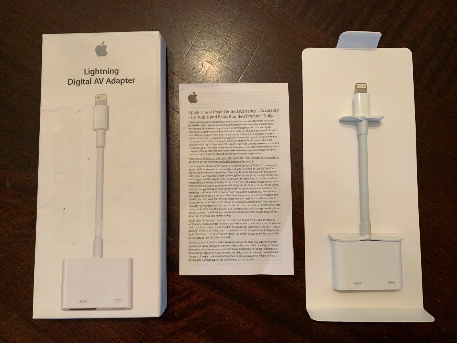 ♥ New, Open Box - Apple Lightning Digital AV Adapter MD826AM/A – Small Dog  Electronics