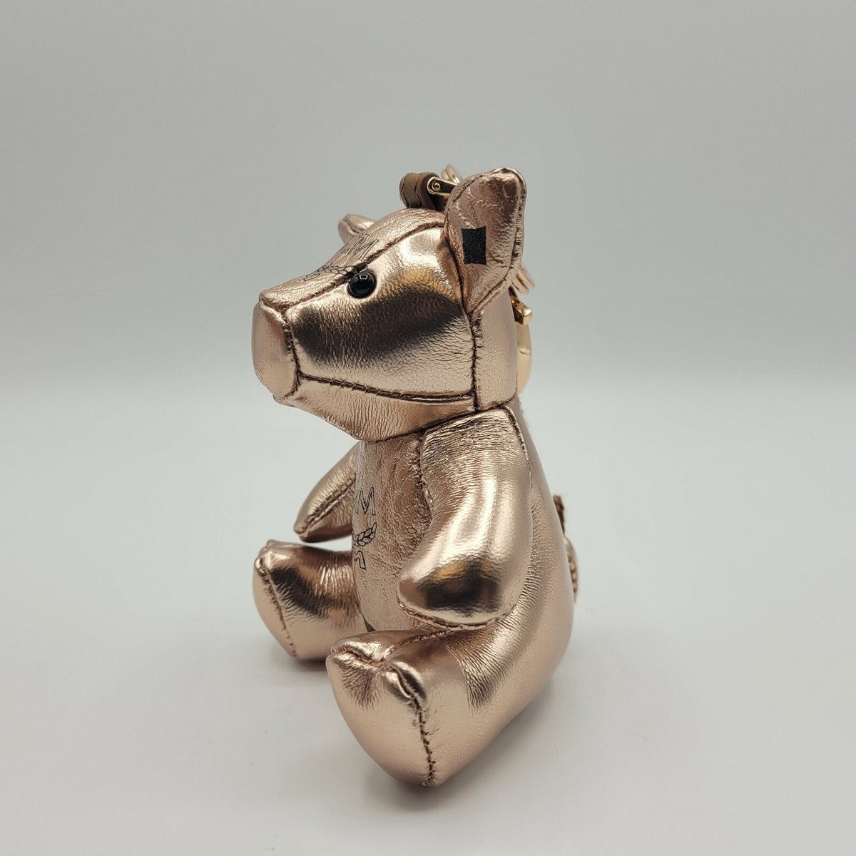 MCM★素敵！Champange Gold llic Visetos Pig Key Ring MCM Leather Champagne Gold Visetos Pig Keychain Charm Ring