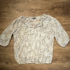 Express Women s Floral Blouse Gray/White Scoo...
