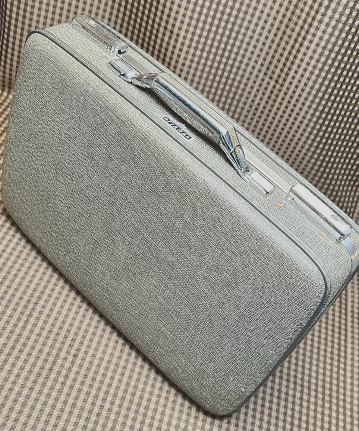 Vintage American Tourister Tiara 18x13" Gray Hard Shell Suit
