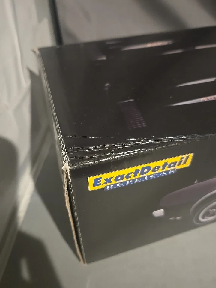 *READ*EXACT DETAIL 1:18 SCALE 1967 PONTIAC FIREBIRD DIECAST! RARE BLACK. - Image 2 of 4