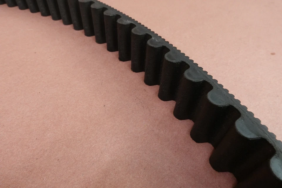 2000-2011 Harley Davidson Heritage Softail FLSTC Rear Main Drive Belt - Image 4 of 4