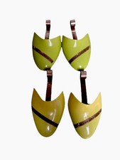 SAKS FIFTH AVENUE FENTON LAST Green PLASTIC  Metal Lady  s Shoe Tree SET Of TWO