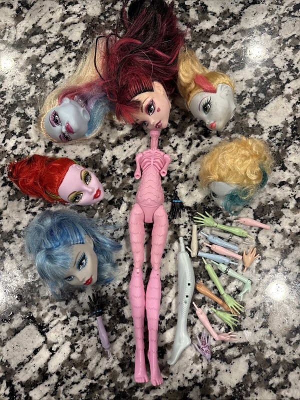 Monster High Miscellaneous Pieces Lot