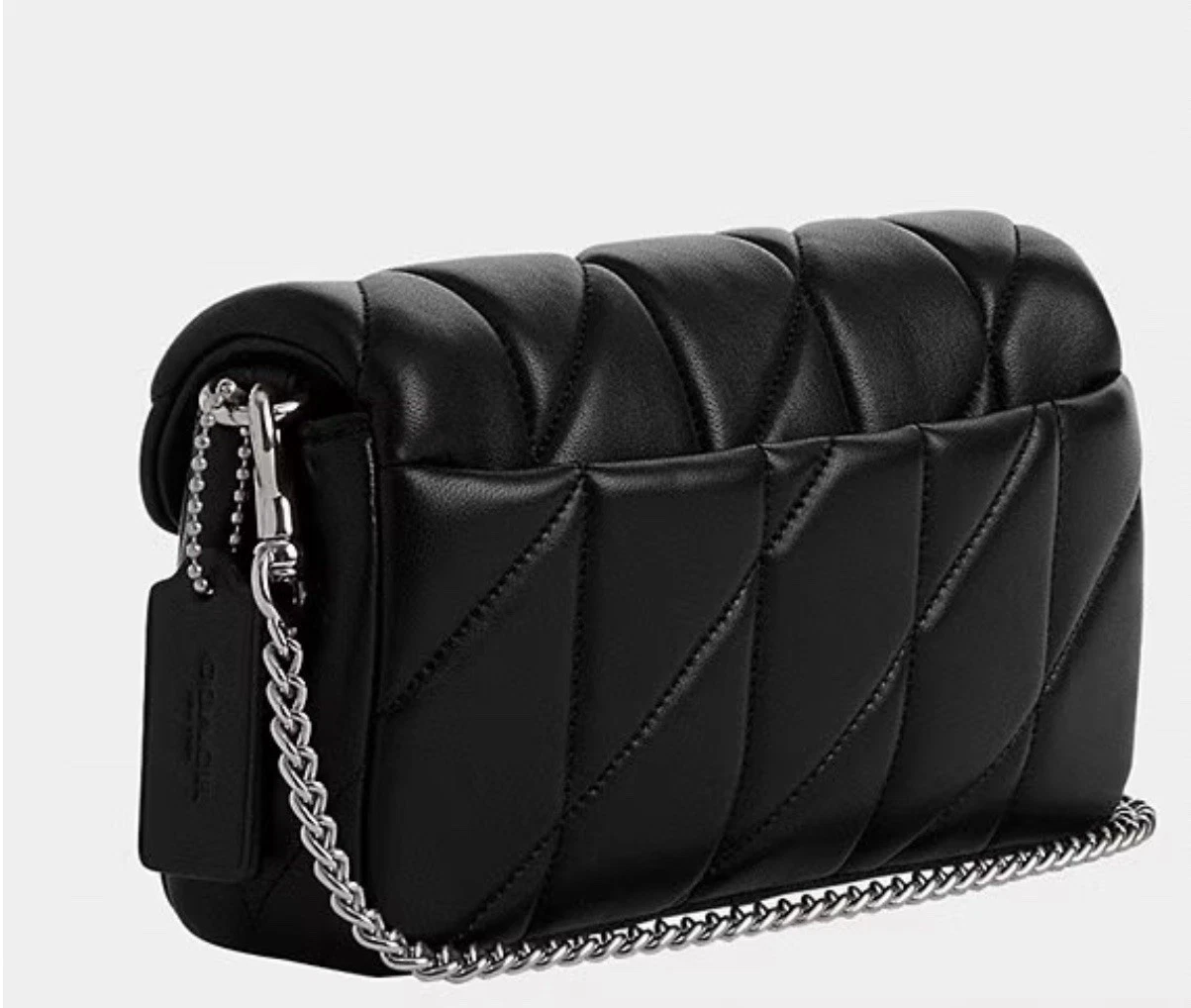 Borsa a tracolla Coach nera Tabby 26 con trapuntatura e tirante