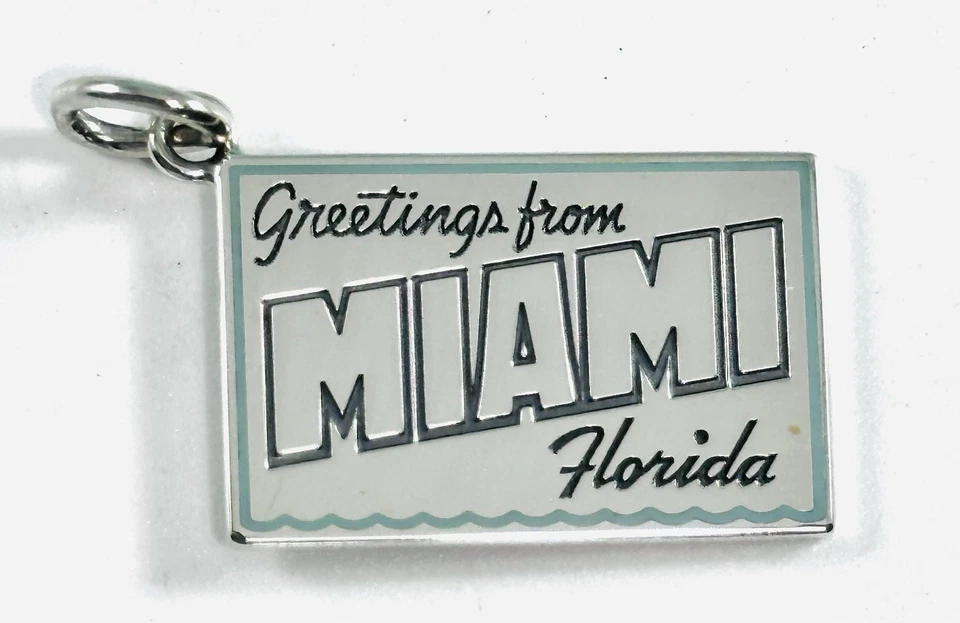 Tiffany & Co Plata de Ley y Esmalte Azul Saludos de MIAMI Postal Dije. Foto 4 de 4