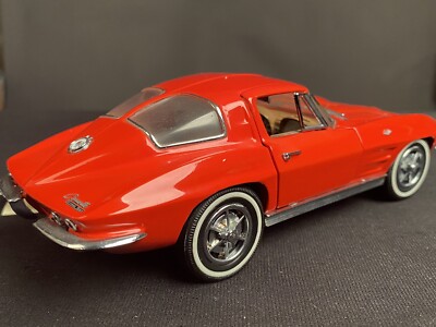 Franklin Mint 1963 Red Corvette Stingray 1/24 Diecast Split Window