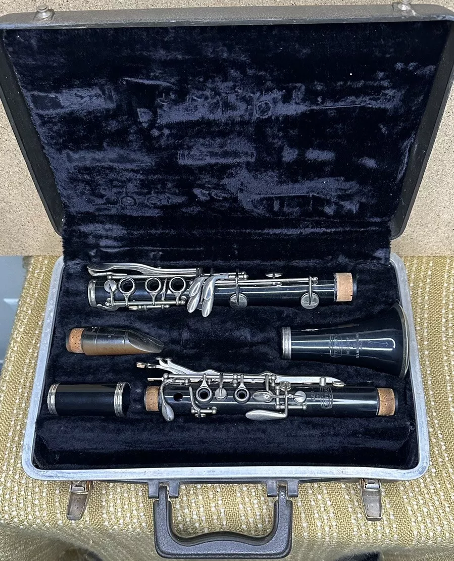 Vintage Bundy Selmer USA Resonite Clarinet 577 with Case