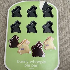 Wilton 12 Cavity Spring Bunny Whoopie Pie Pan NWT