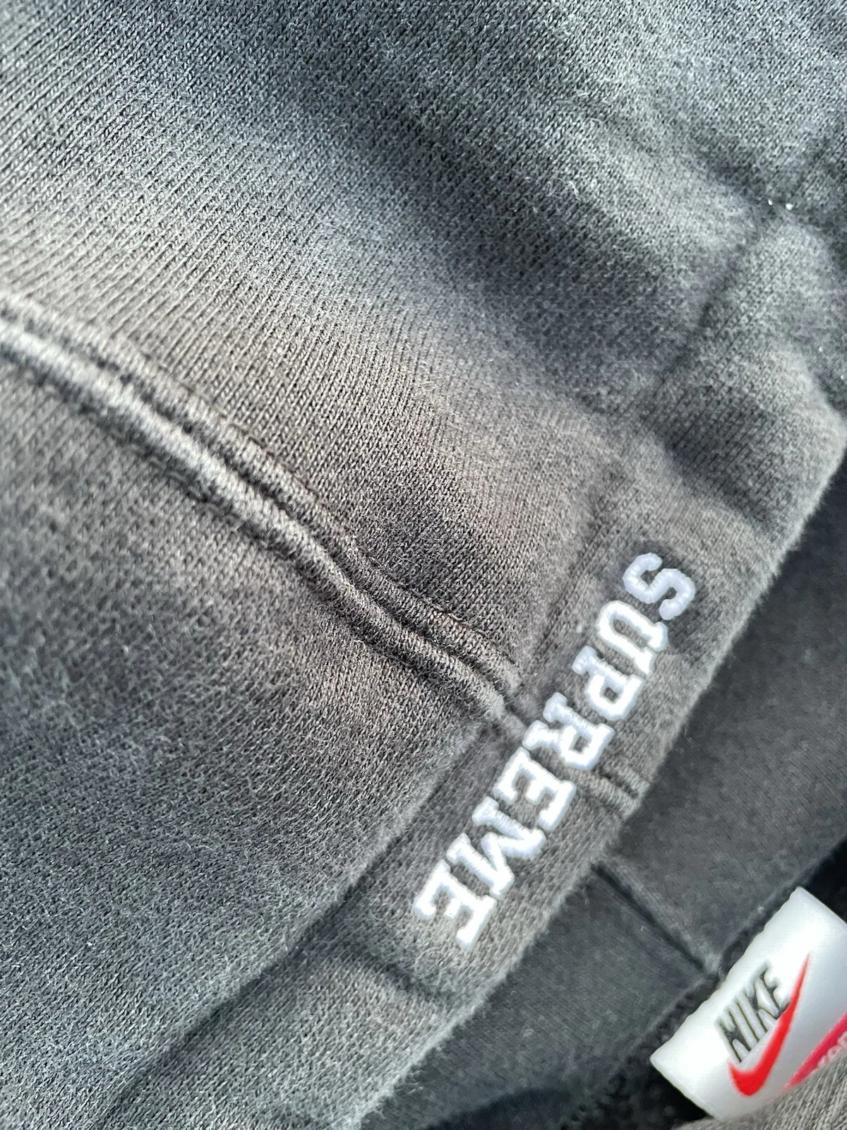 Felpa con cappuccio Supreme x Nike in pelle con logo applicato taglia media nera FW19