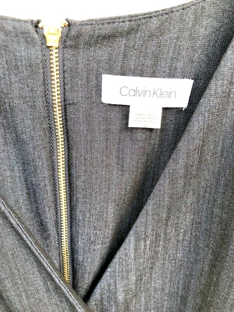 UNDERCOVER Abito da donna blu scuro nuovo con etichette Calvin Klein taglia 12 look denim tasche nascoste