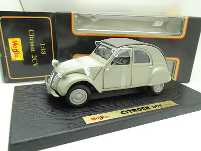 Maisto 1:18 - 1 - Model car - Citroën - 2CV year 1952