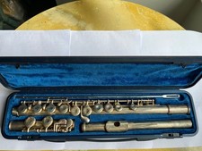 Yamaha YFL-211S Flute with Original Hard Case - Silver plated.
