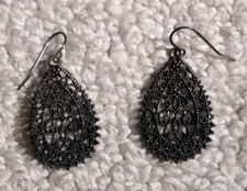 Pair Of Teardrop Dangle Earrings 25
