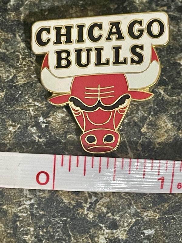 Chicago Bulls Enameled Lapel Pin