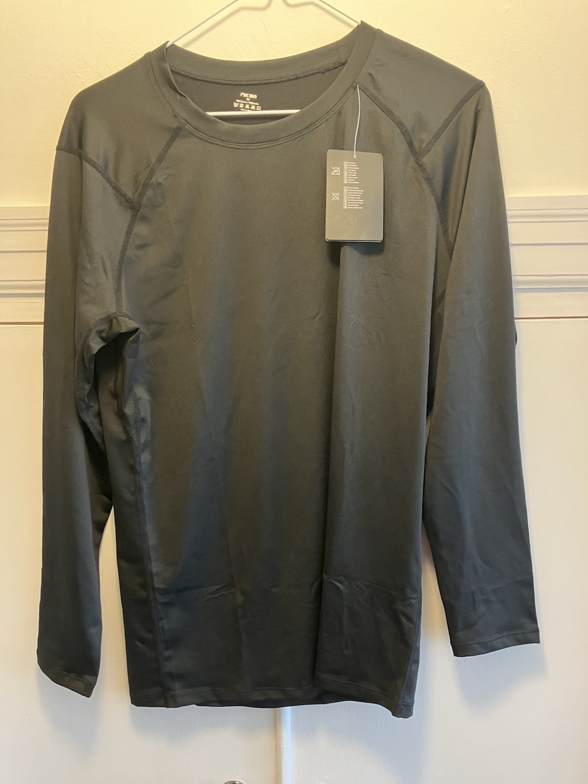 Niksa Long Sleeve Black Compression Men’s Medium T-Shirt **NWT**