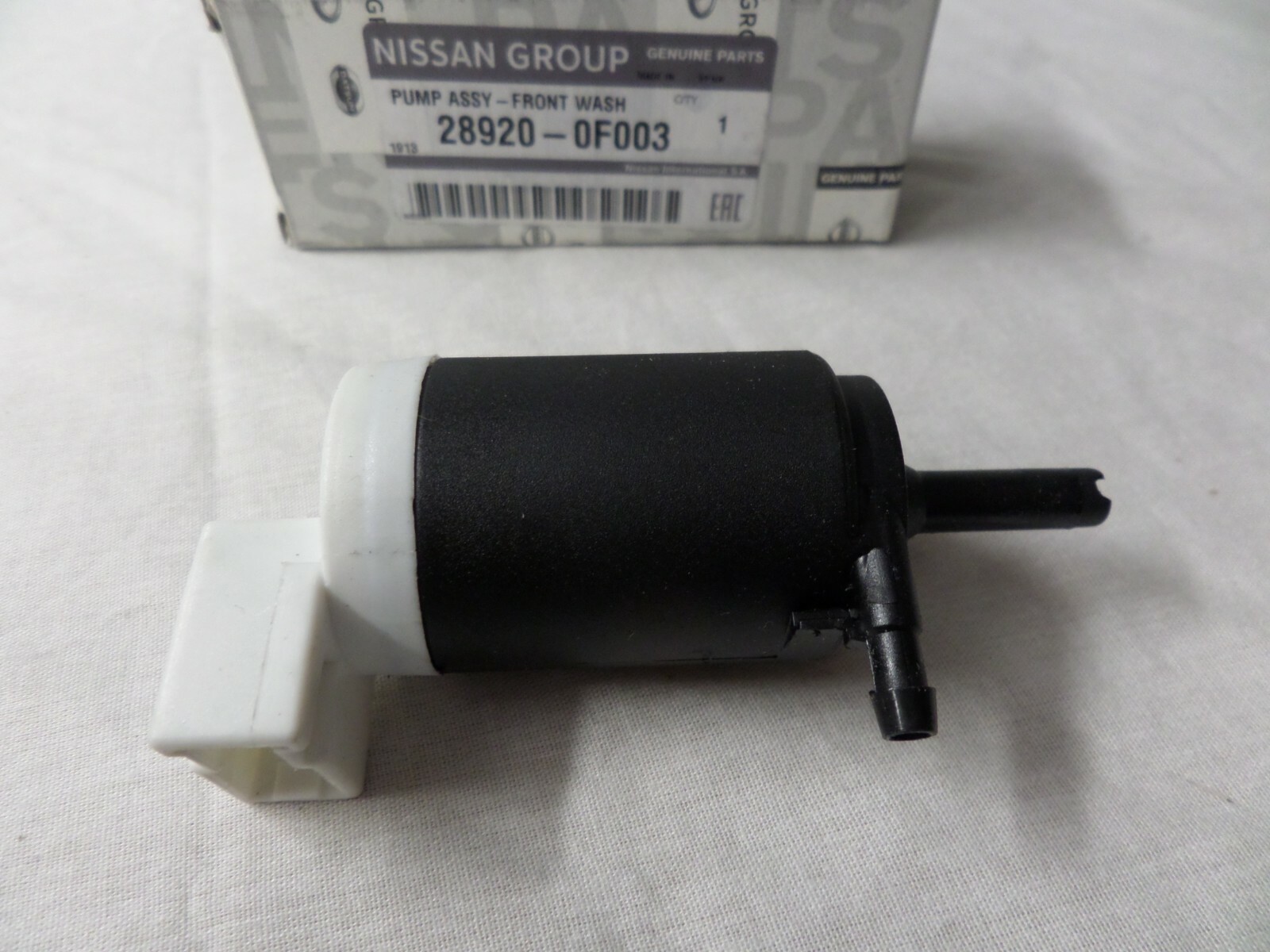 Genuine New Nissan Micra K11 Windscreen Window Washer Pump Outlet