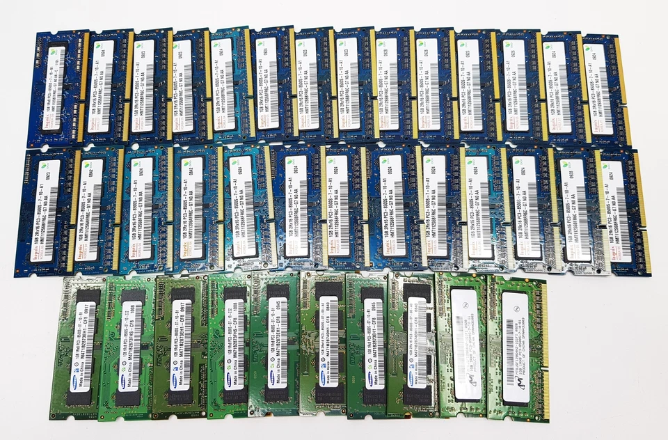 Lot of (37) Mix Brands SODIMM Laptop Memory 1GB PC3-8500S DDR3-1066MHz 204pin - Image 2 of 3
