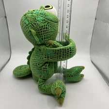 Disney Parks Pascal Tangled Rapunzel Pet Snuggle Snapper Plush RETIRED 8”