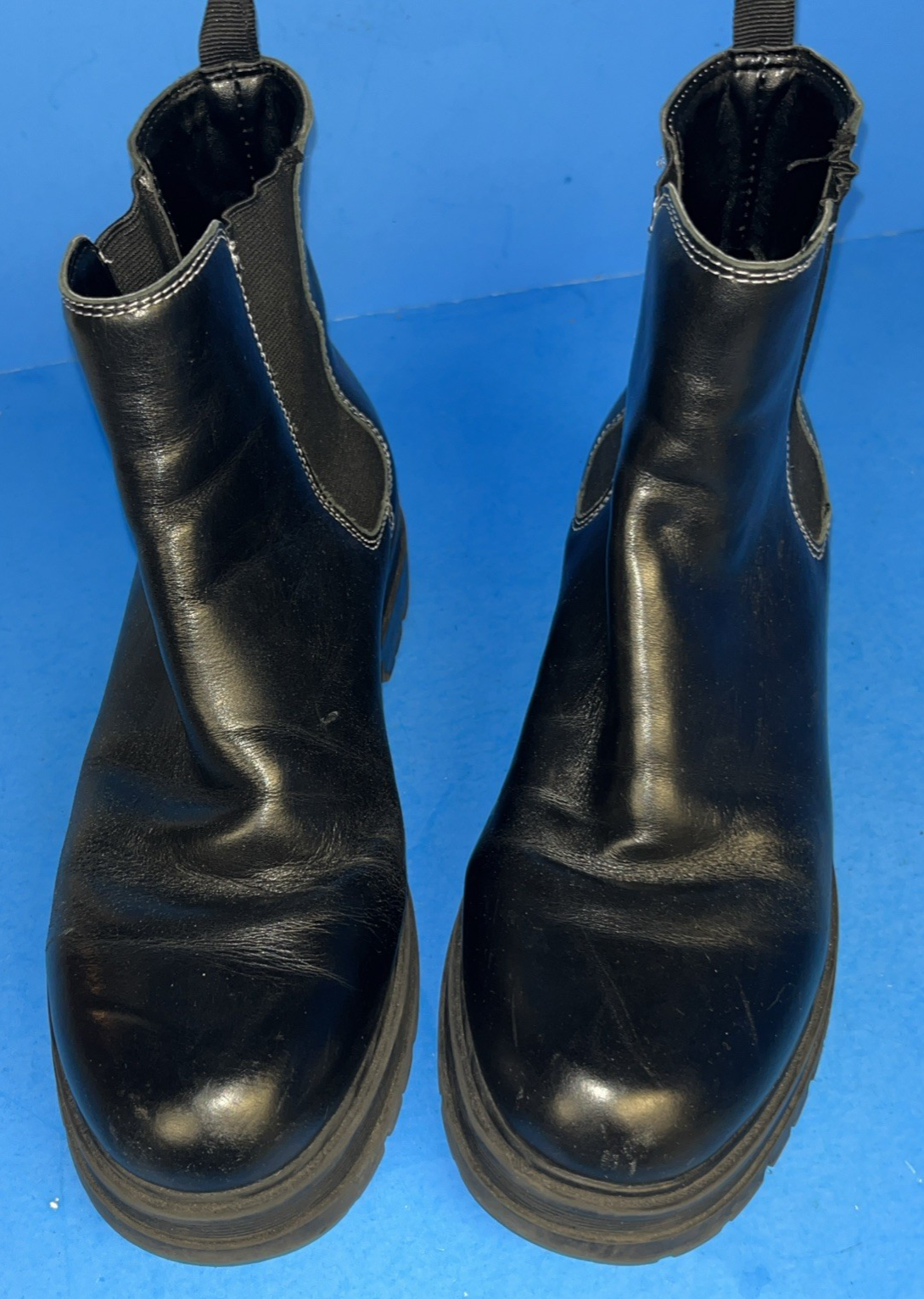 SAOLA Stivali Chelsea Marc Fisher donna Pirro in pelle nera con suola a strappo 9M