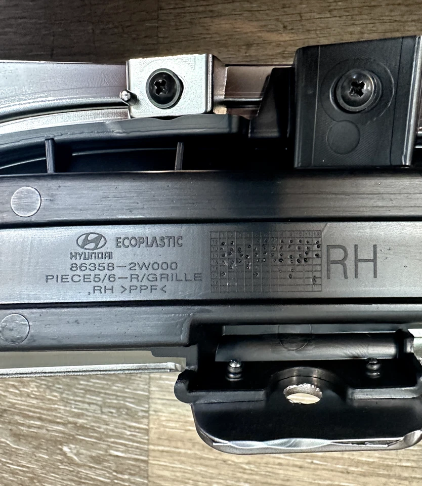 Parrilla delantera deportiva Hyundai Santa Fe 2013-2015 pieza OEM # 86351-2W000 Foto 3 de 4