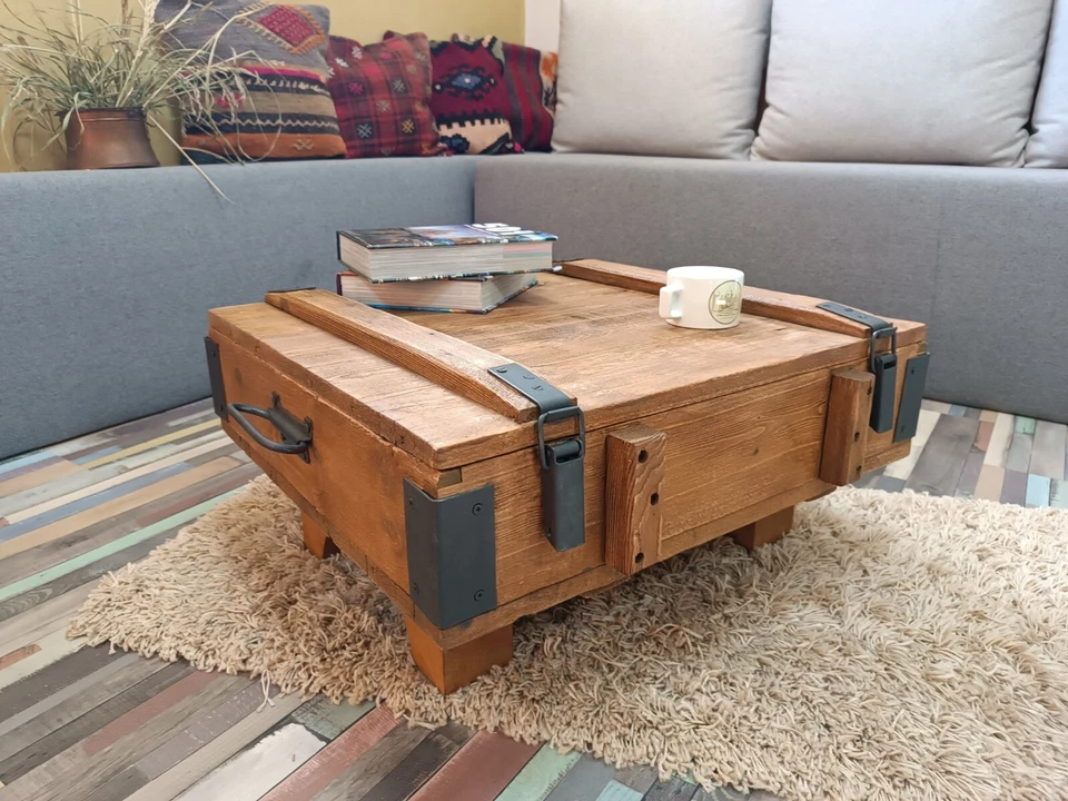 Table basse de style vintage, table coffre rustique en pin massif - Photo 2/4