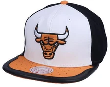 Mens Mitchell & Ness NBA DAY ONE SNAPBACK BULLS