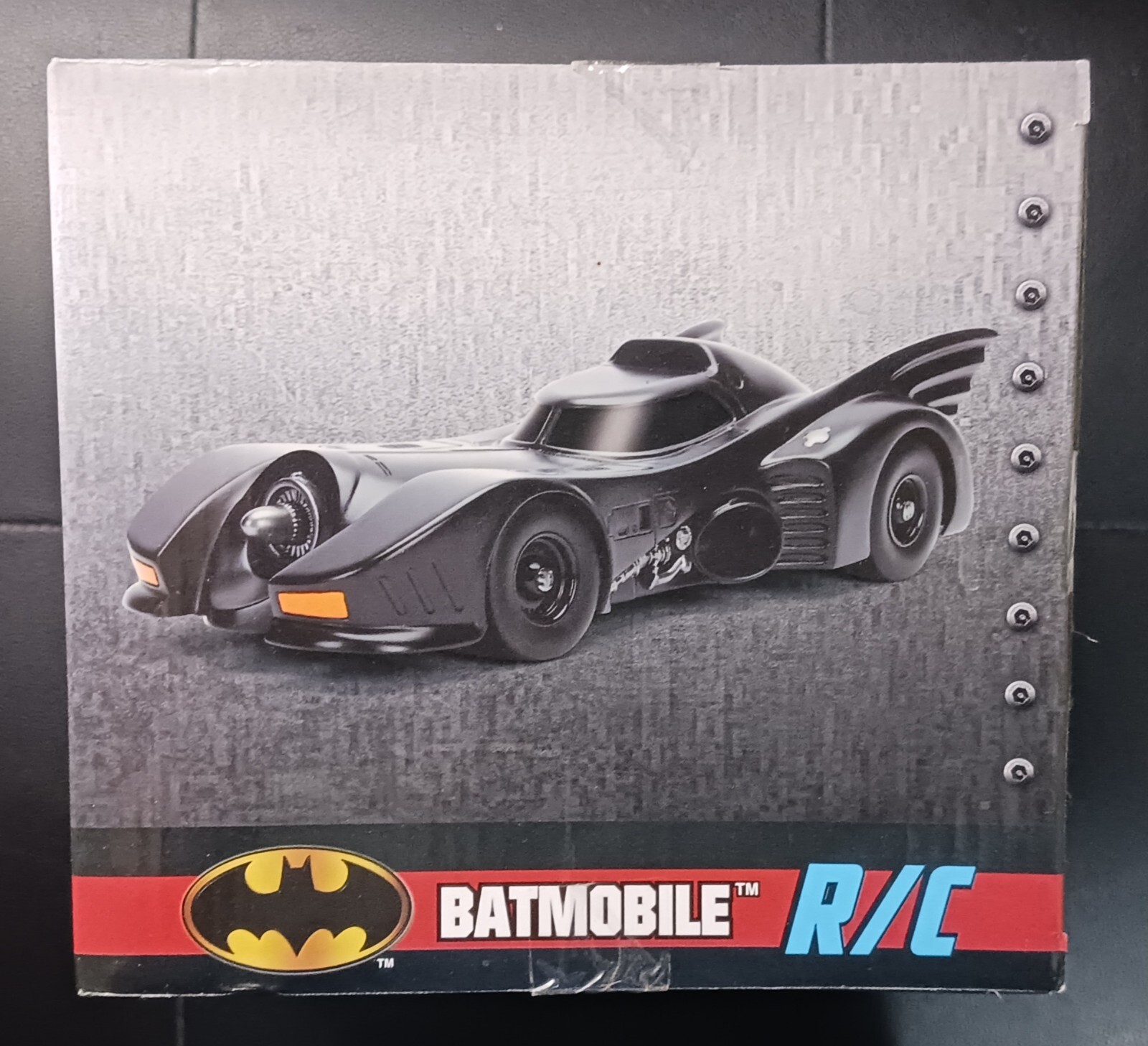 Jada Toys Batman 1989 Batmobile 2.4GHz RC Remote Control Car USB Charging 2018